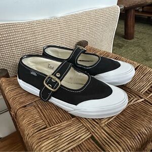 Vans Kids/Womens Black and White Mary Jane Shoes